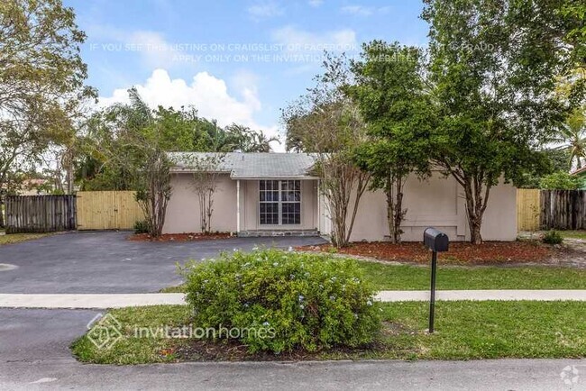 Building Photo - 1000 NW 93rd Terrace Rental