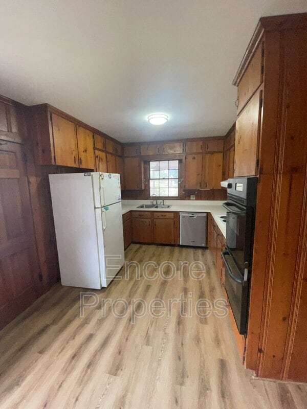 Photo - 2032 N Main St