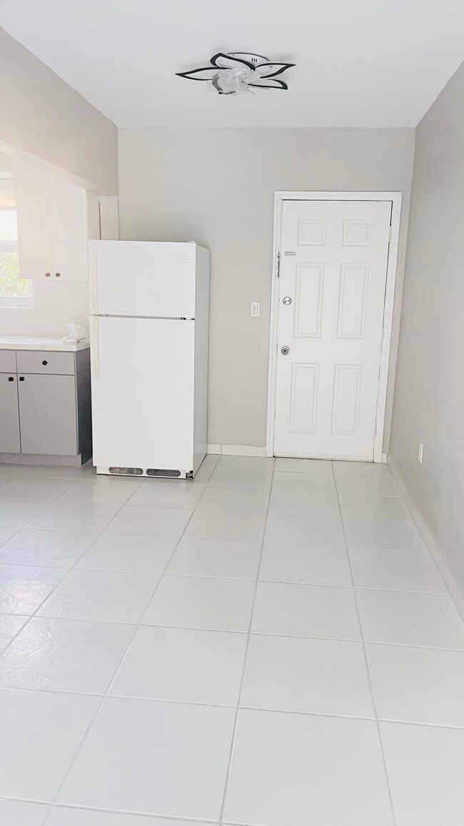 Photo - 2361 SW 27th St Unit 2