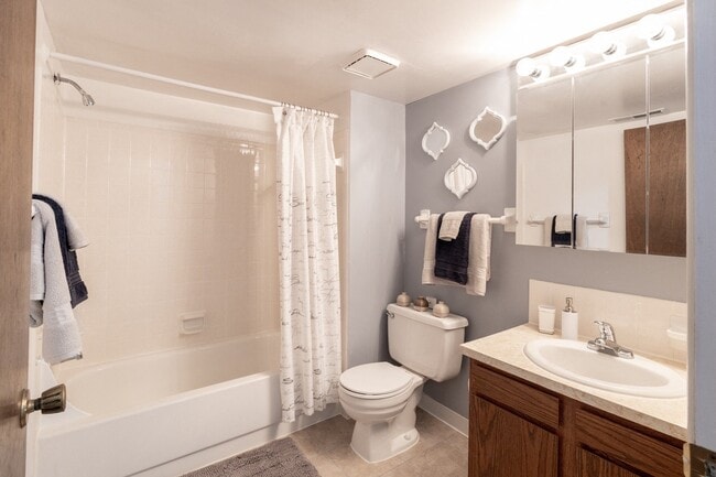 2 bedroom 1 bathroom at University Park Apartments