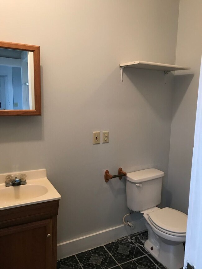 Photo - 718 Brown St Unidad 718 Brown Street #B