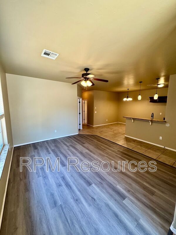 Photo - 157 Bison Ct Way