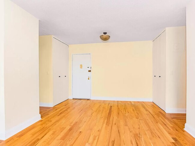 Photo - 2400 Johnson Ave