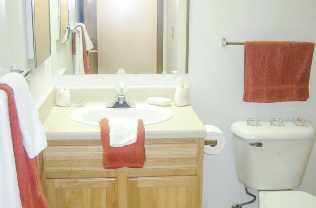 Photo - 405 Mayville Rd