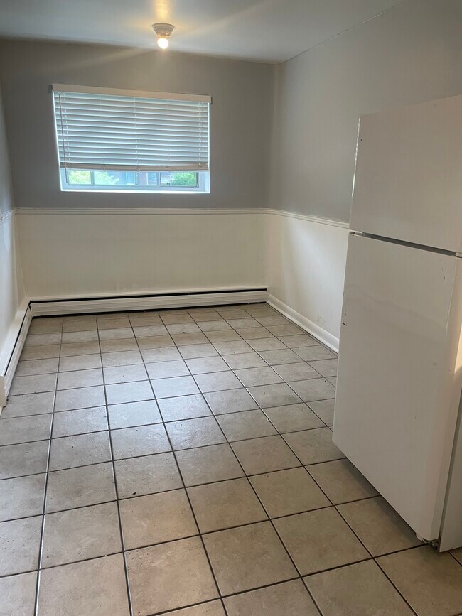 Photo - 332 Guelph Line Unit 6