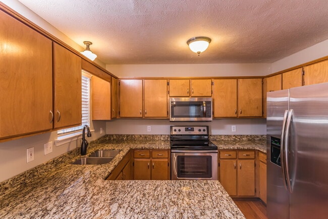 Photo - 1807 Meadowglen Cir