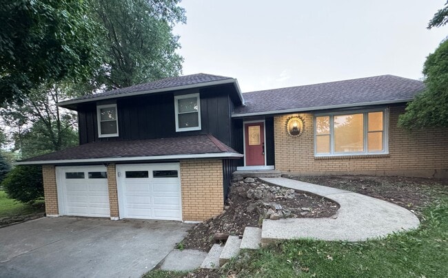 Building Photo - Stunning 4 Bed Newly remodeled! Rental