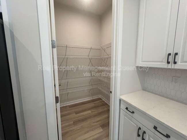 Photo - 7111 Wayfarer Dr