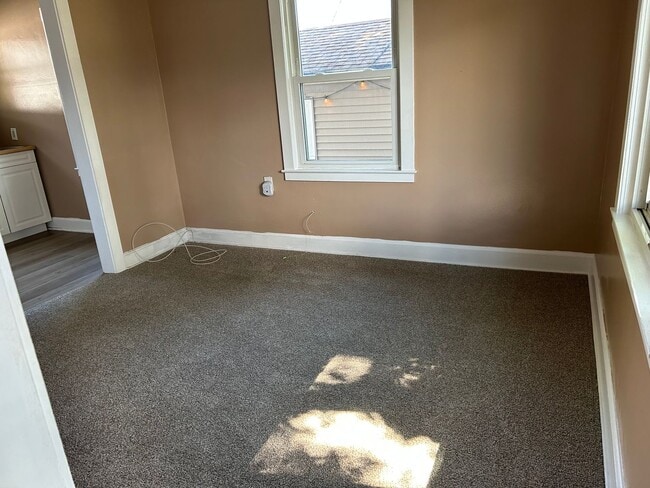 Photo - Charming Home in Heart of Rock Island