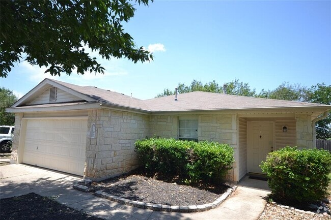 Building Photo - 2107 Bridal Path Rental