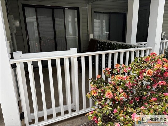 Photo - 904 Gregorys Way Unit 904