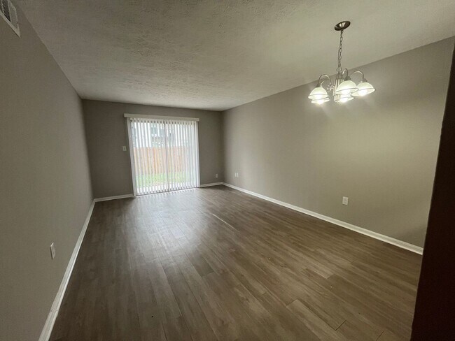 Photo - 301 E Second St Unidad 19 SM