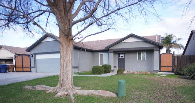 Darling Home in Campus Park Area! - Darling Home in Campus Park Area!