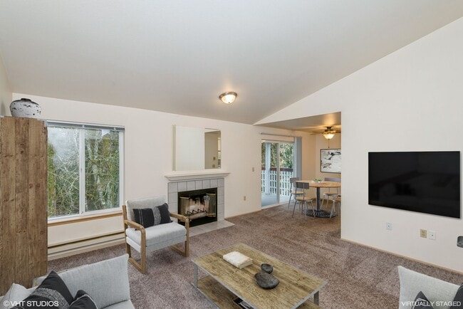 Photo - Landis Pointe