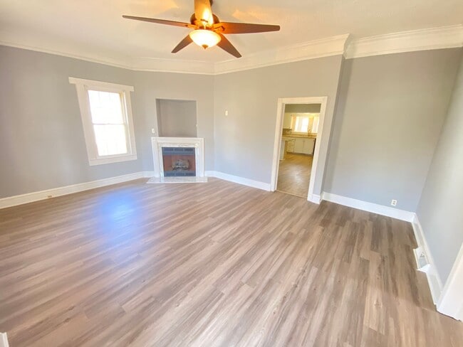 112 N East Ave