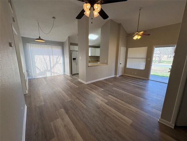 Photo - 601 Valley St