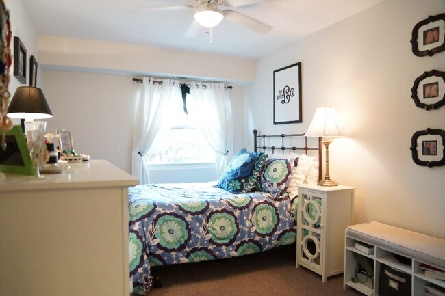 Bedroom 1 - Cardinal Court