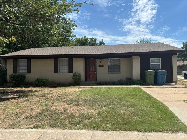 Building Photo - 474 Sweetbriar Dr Rental