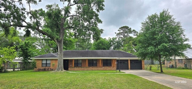 Building Photo - 609 Del Norte St Rental
