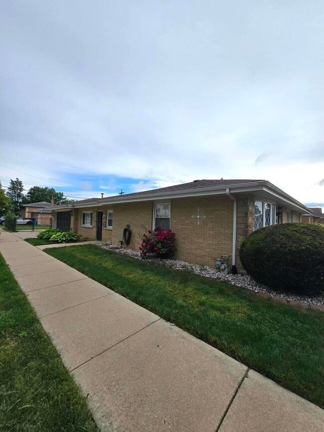 Photo - 6101 W 82nd Pl