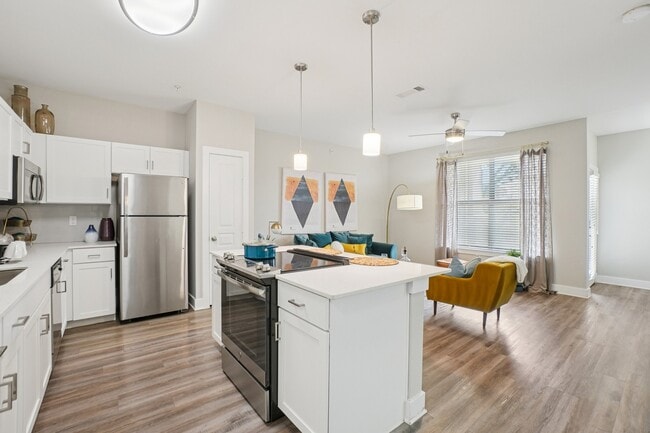 Photo - Centreport Lake