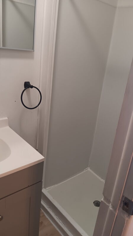 Building Photo - 418 East Ave Rental