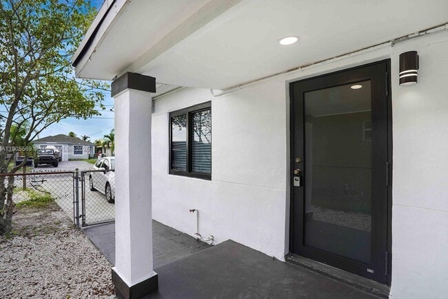 Photo - 502 NW 7th Terrace Unit 2