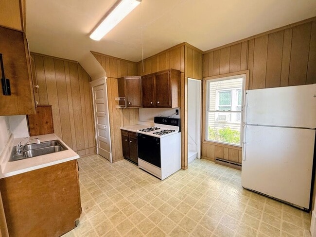 Photo - Two bedroom one bathroom home for rent