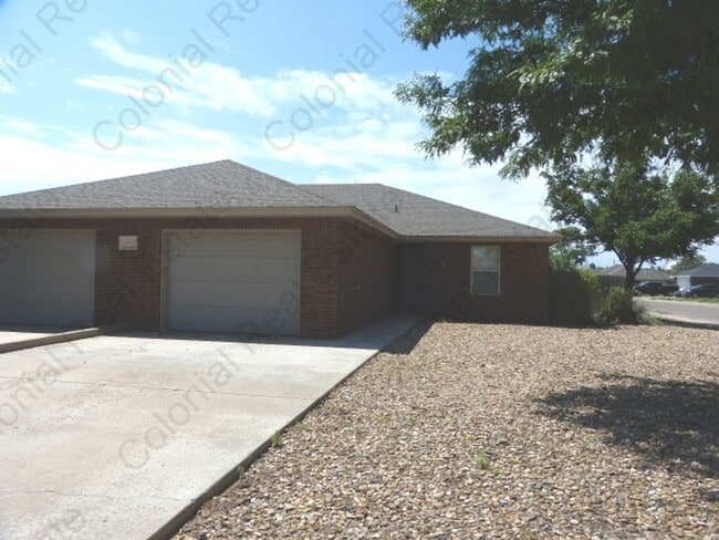 Building Photo - 721 Bison Rd Unit B Rental
