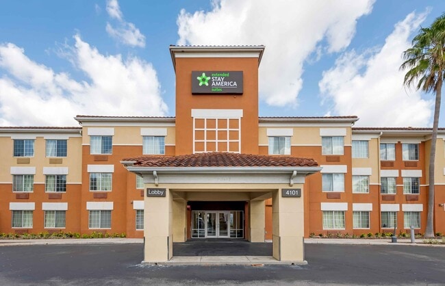 Furnished Studio-Orlando - Southpark - Equity Row