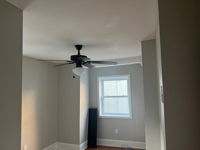 Photo - 2207 Bainbridge St