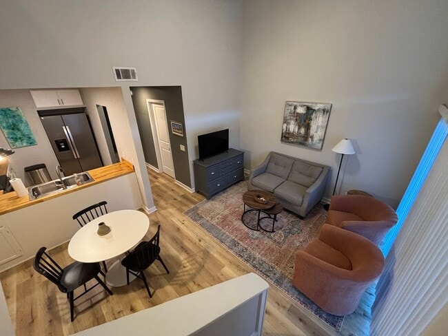 Photo - 3 Bedroom / 2 Bath End-Unit Condo in Crossland Downs – Across from the AU Vet School