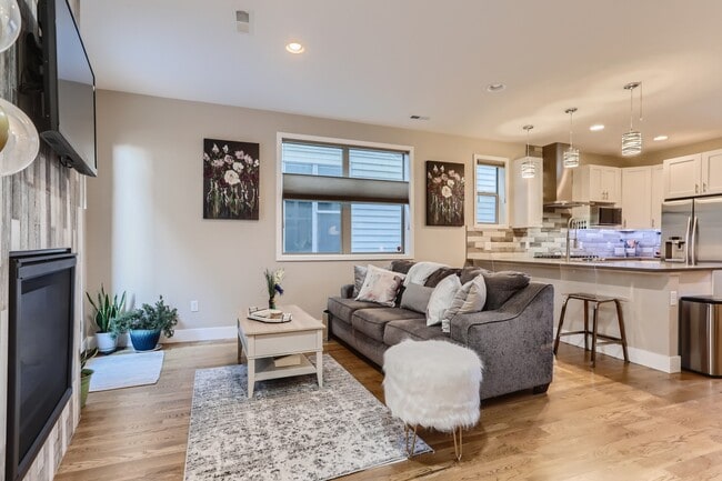 Photo - 1261 Perry St