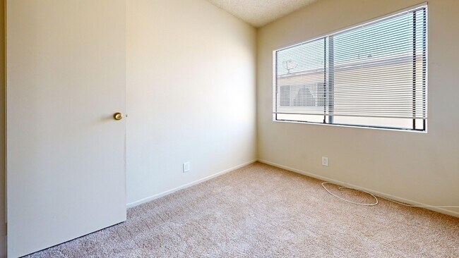 Photo - 11938 York Ave