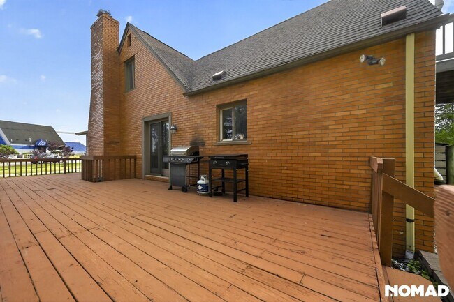 Photo - 8315 Hilton Rd