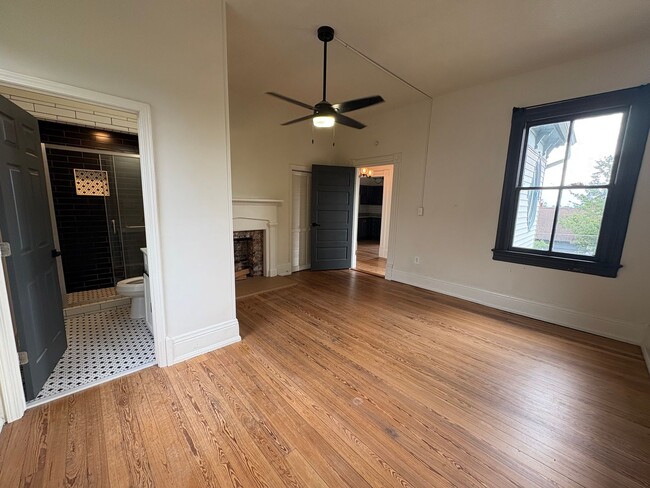 Photo - 1001 Walnut St Unit B