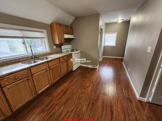 Photo - Large Upper Unit Unit 288_1/2_HICK