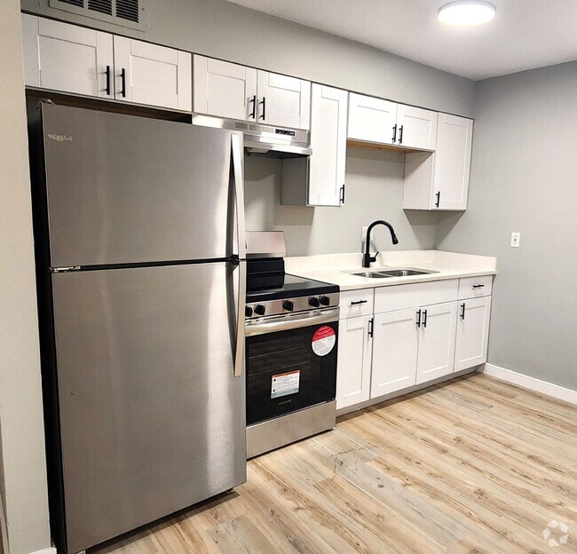 Building Photo - Updated 1BR in North Phoenix – New Kitchen... Unit 2 Rental