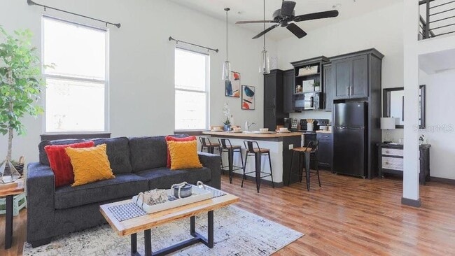 2004 N Howard Ave Unit 202