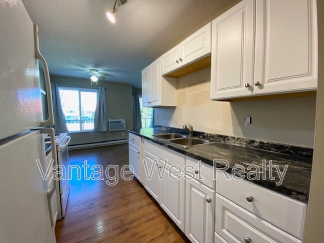 Photo - 875 Badke Rd