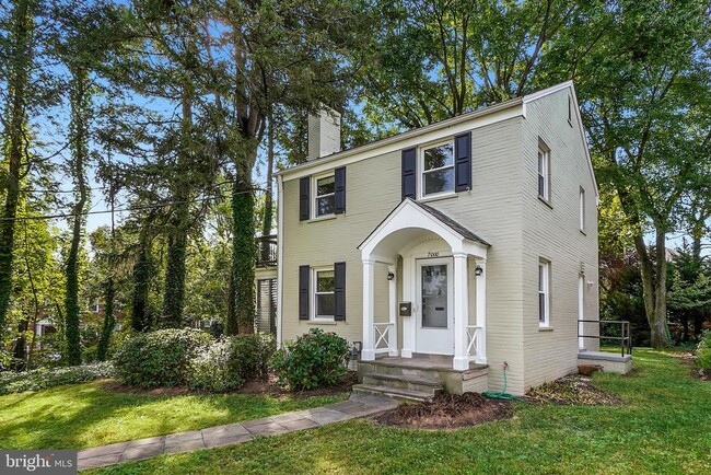Photo - 7000 Exeter Rd
