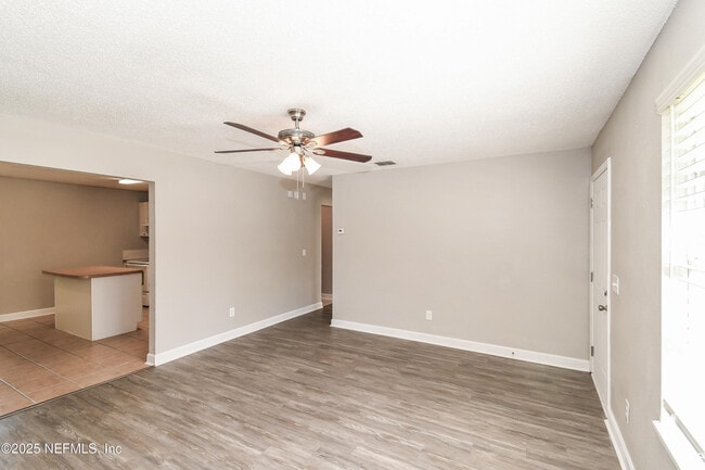 Photo - 1533 Raven Dr S House