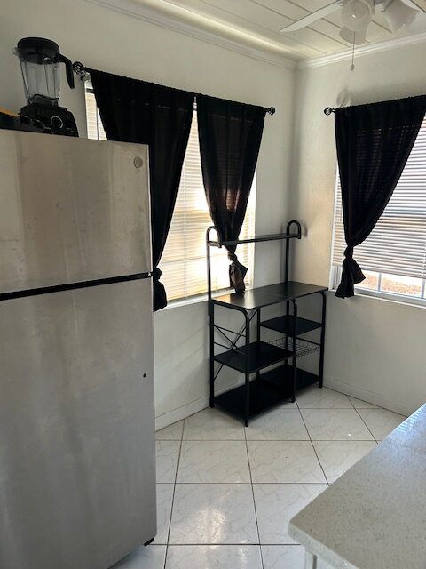 Photo - St Petersburg, 2/1 SFH Fenced yard