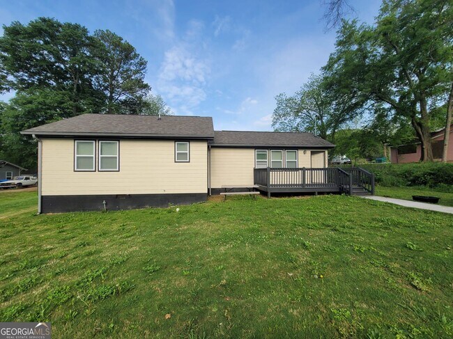 Photo - 1559 Alma St SW