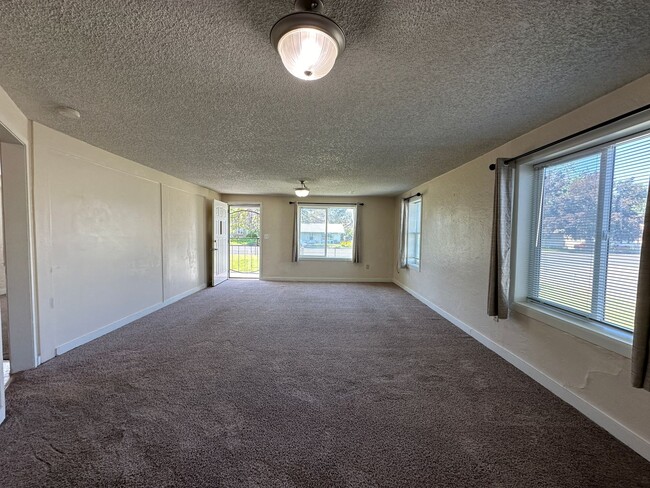 1071 - 1071 Apartment Unit 1071