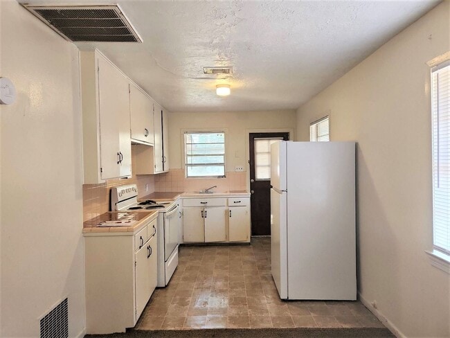 Photo - 890-892 Harriot St