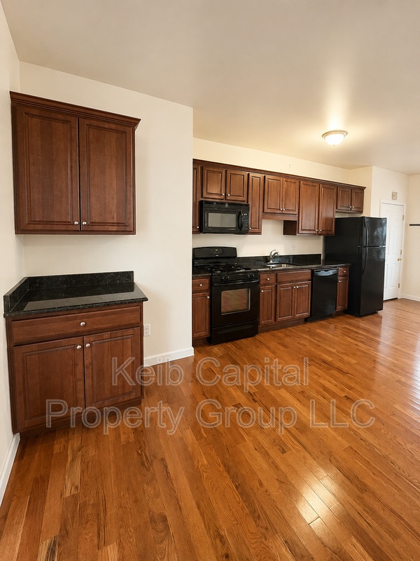 Photo - 130 Warren St Unidad 2C