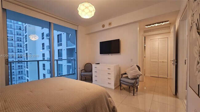 Photo - 300 S Biscayne Blvd Unit T-2905