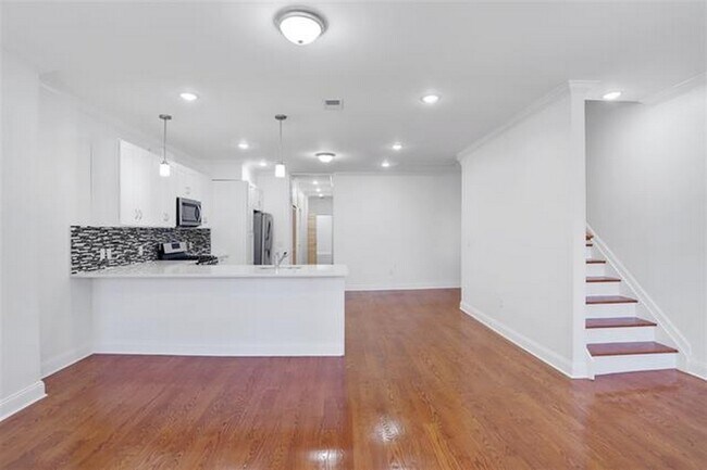 Photo - 315 New York Ave