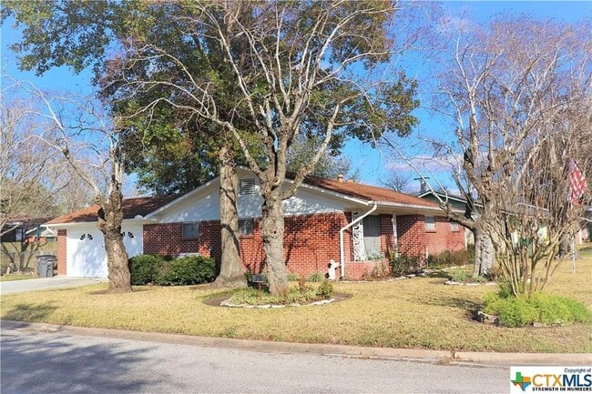 Building Photo - 2502 E Poplar Ave